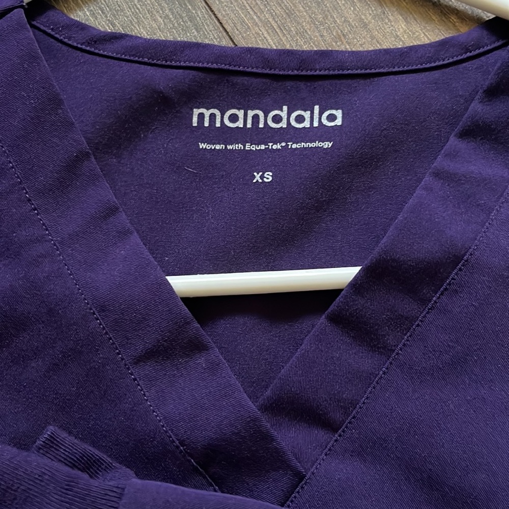 Mandala purple scrub set - Picture 2 of 3